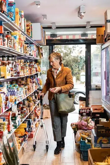 4. Eye-Level Placement Steers You Toward Pricier Products (Image Credits: Pexels)