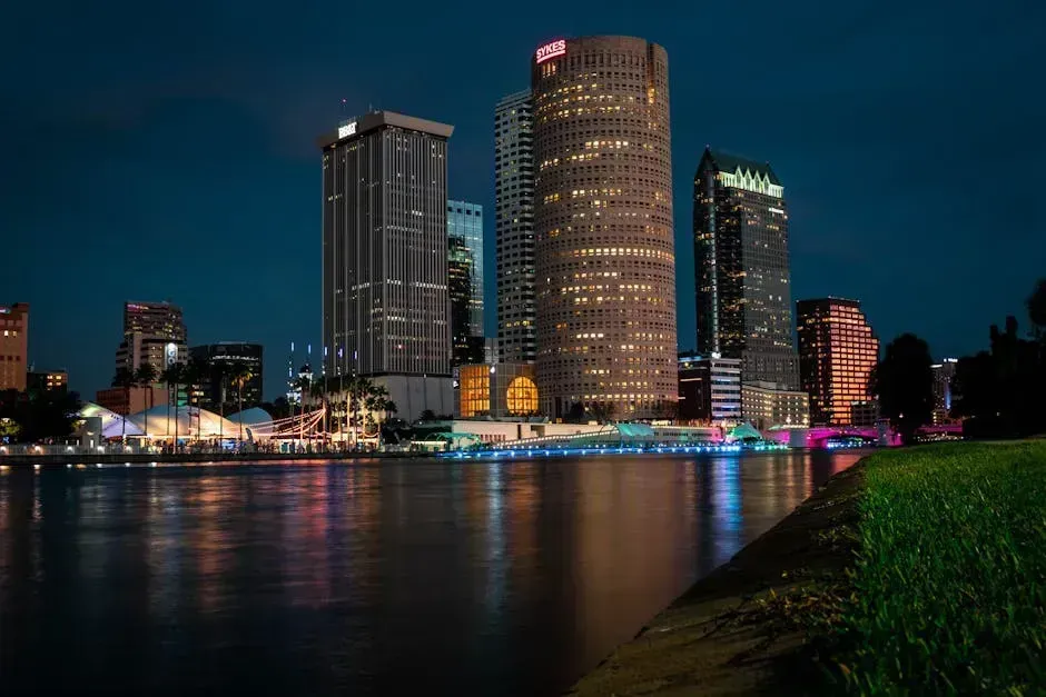 7. Tampa's Waterfront Neighborhoods: Flood Risks and Financial Pressure (Image Credits: Pexels)