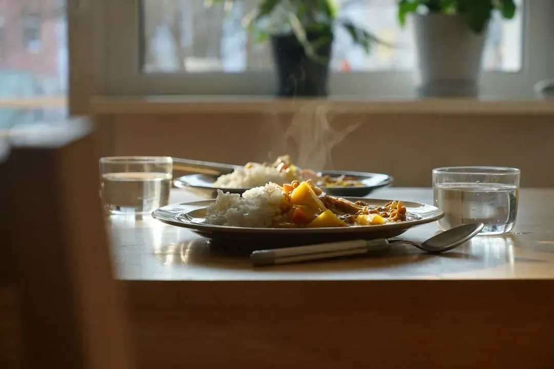7. Reacting strongly to strong smells at the table, not just tastes (Image Credits: Unsplash)