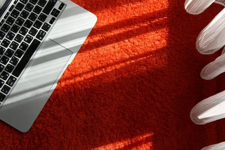 Single-Tone Bright Yellows and Oranges (Image Credits: Pexels)