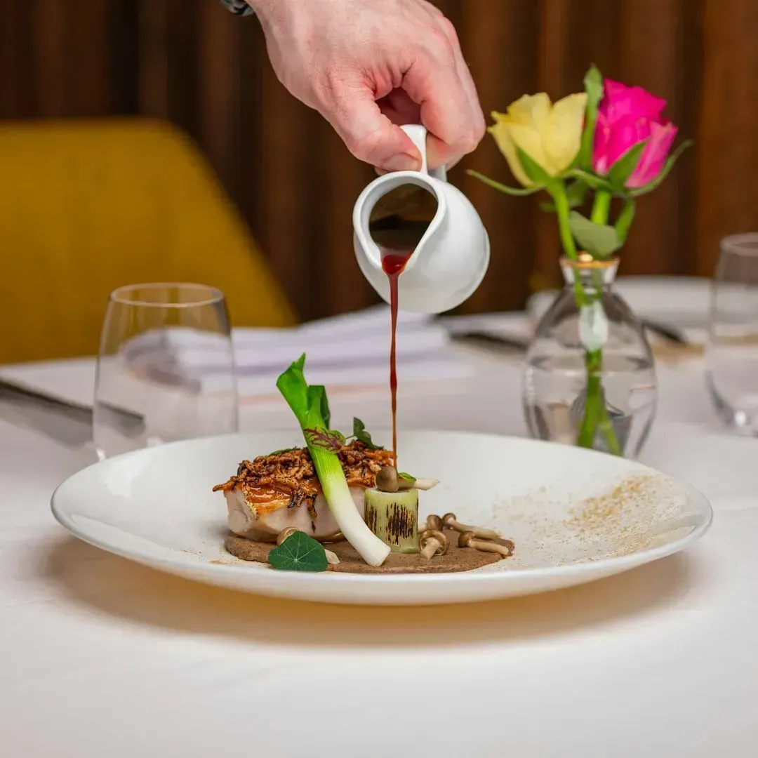 4. Extra Sauce or Dressing Without Understanding Portion Costs (Image Credits: Unsplash)