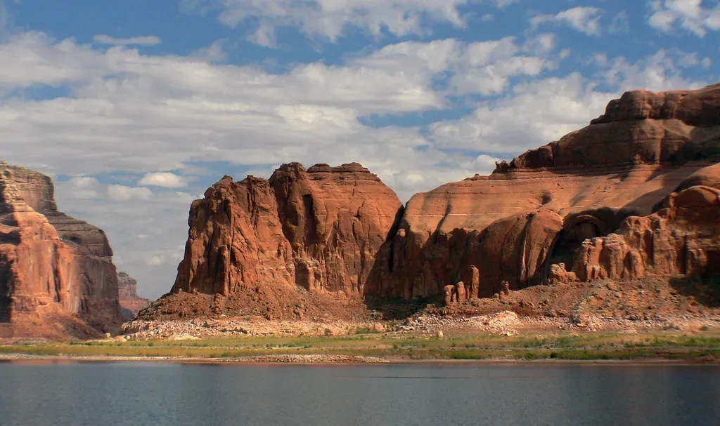 Lake Powell: Creeping Toward a Hydropower Catastrophe (Image Credits: Flickr)
