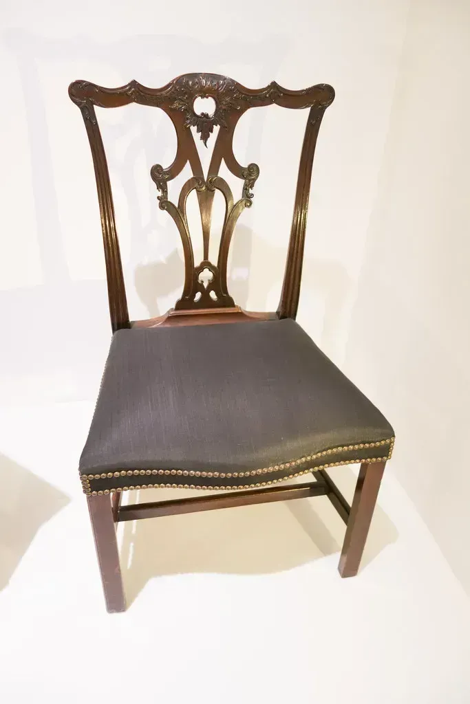 Chippendale Mahogany Chairs (quinet, Flickr, CC BY 2.0)