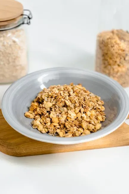 14. Cereal Box Pantry Staples (Oats and Granola) (Image Credits: Pexels)