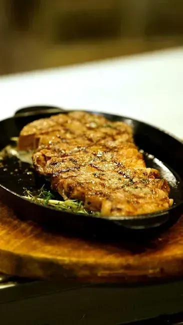 9. You Rest Meat Without Being Told To (Image Credits: Pexels)