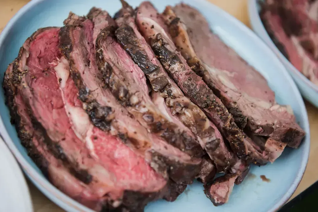 Roast Beef Manhattan: A Midwest Diner Icon Almost Nobody Knows (Image Credits: Unsplash)