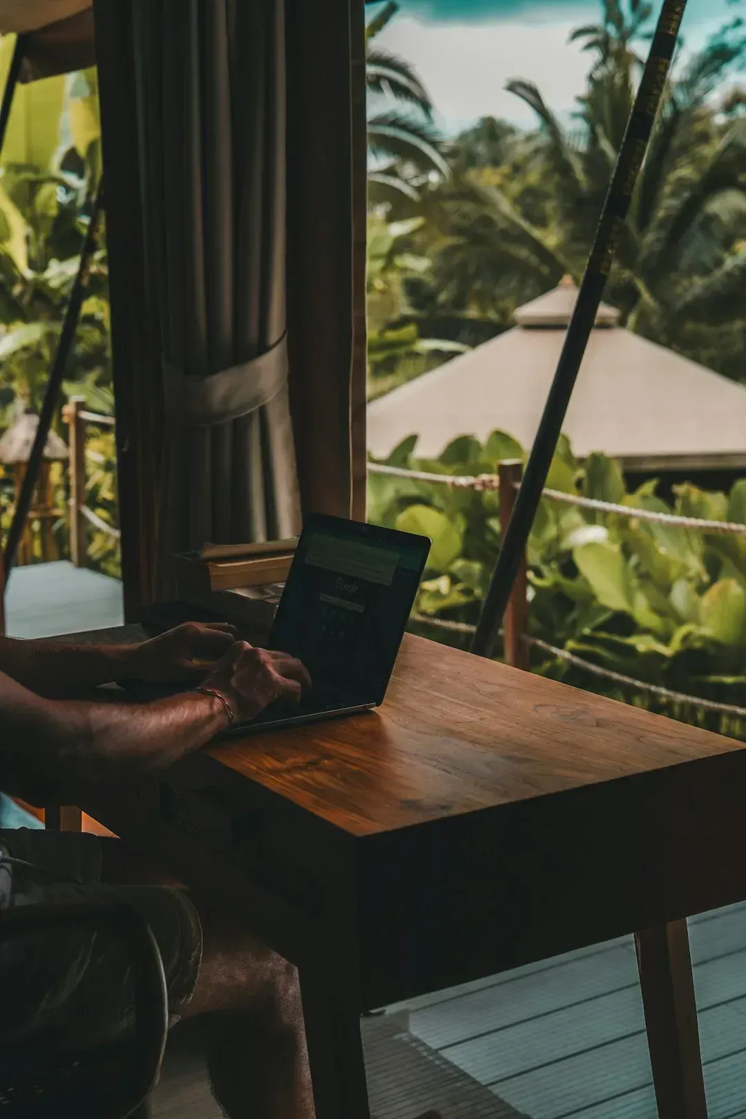 Talent incentive programs turned relocation into a pitch (Image Credits: Unsplash)