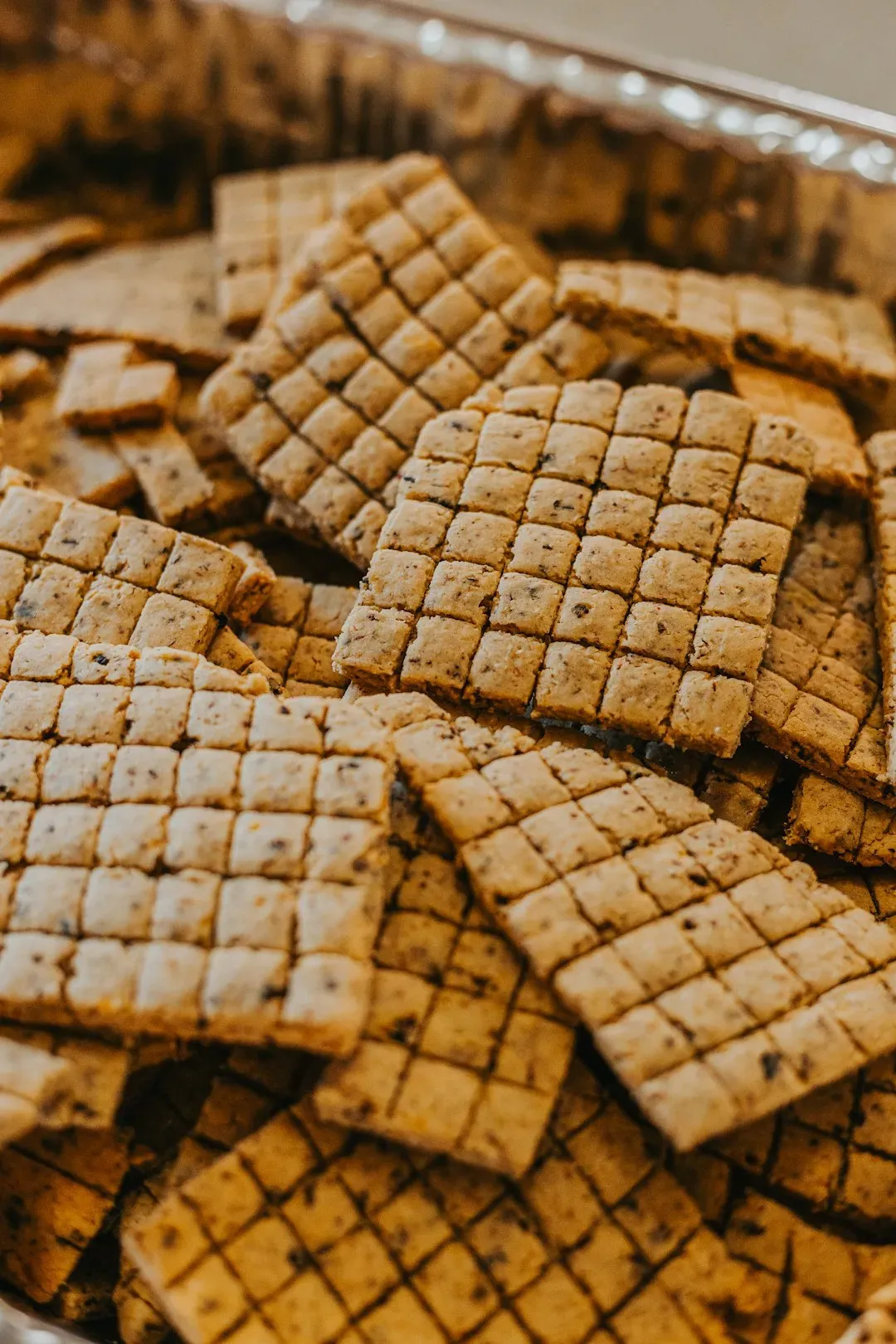 9. Crackers and Wheat Thins (Image Credits: Unsplash)