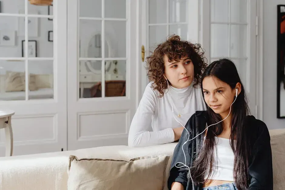 1. Actually Listening Instead of Just Waiting to Talk (Image Credits: Pexels)