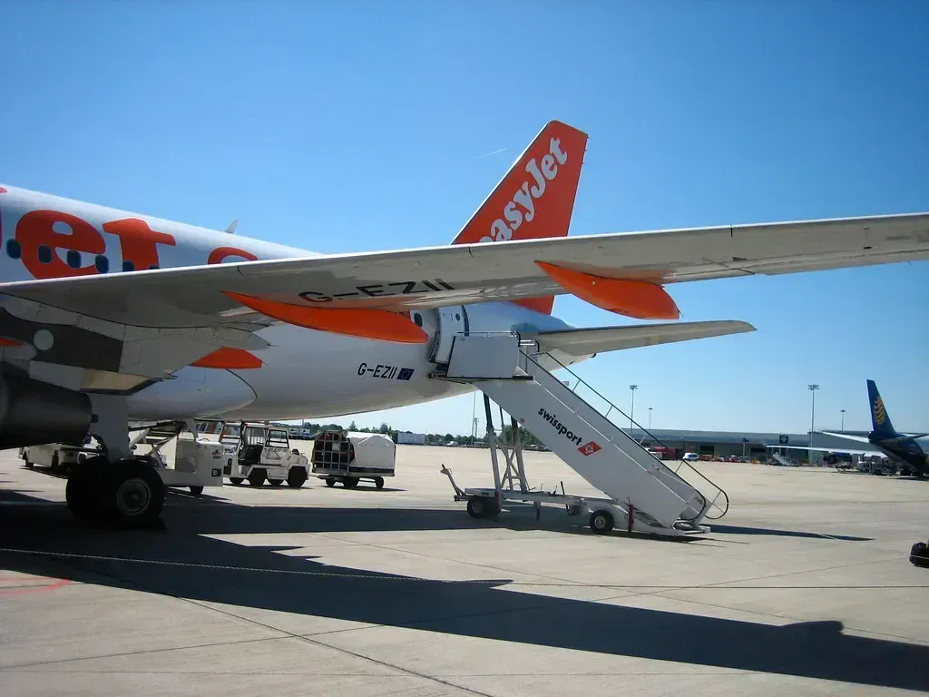 Deplaning Last Can Cost You a Connection (adactio, Flickr, CC BY 2.0)