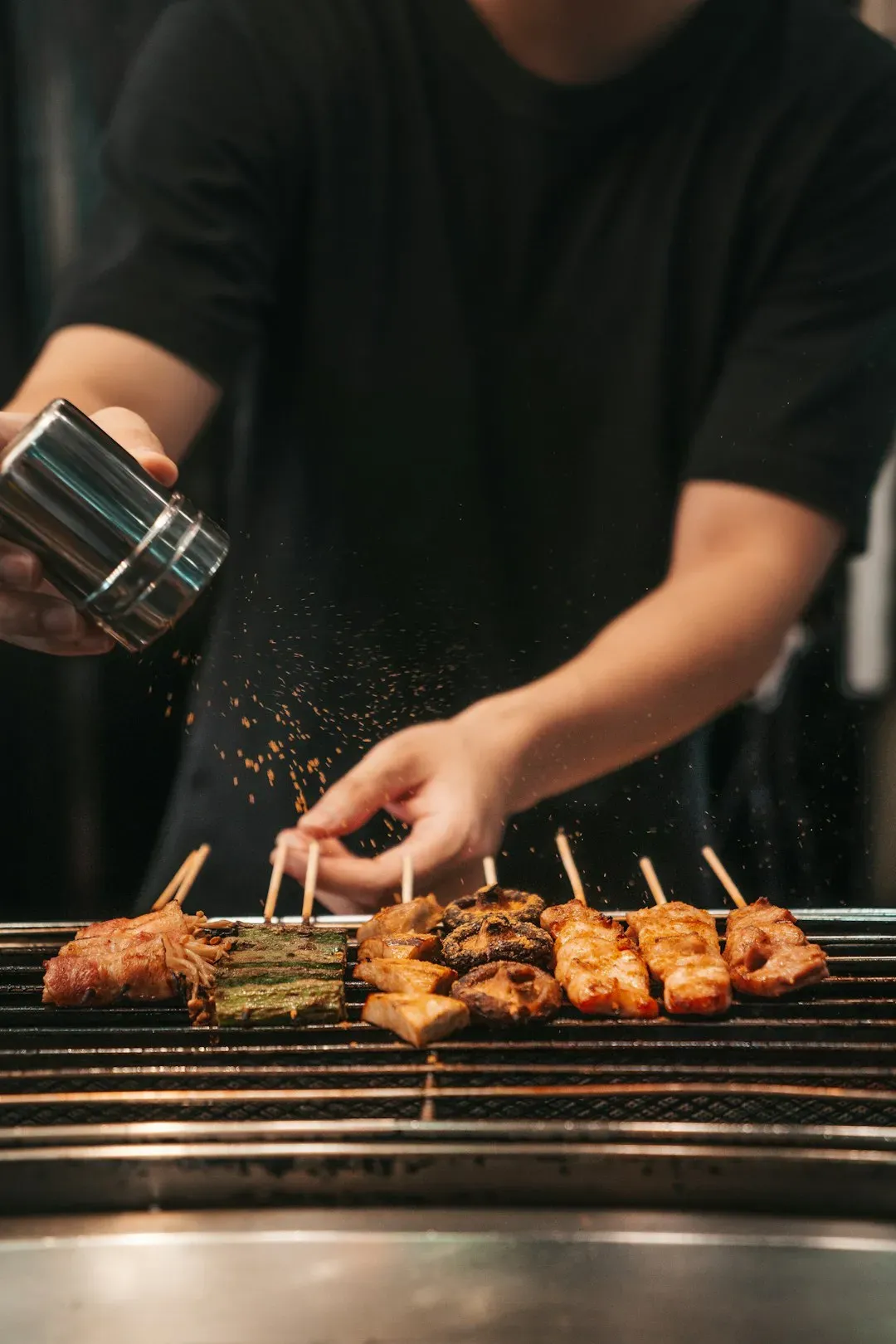 Street food and local flavor outrank white tablecloths (Image Credits: Unsplash)