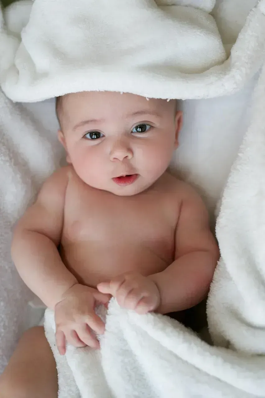 Babies Are Born With 206 Bones (Image Credits: Pixabay)