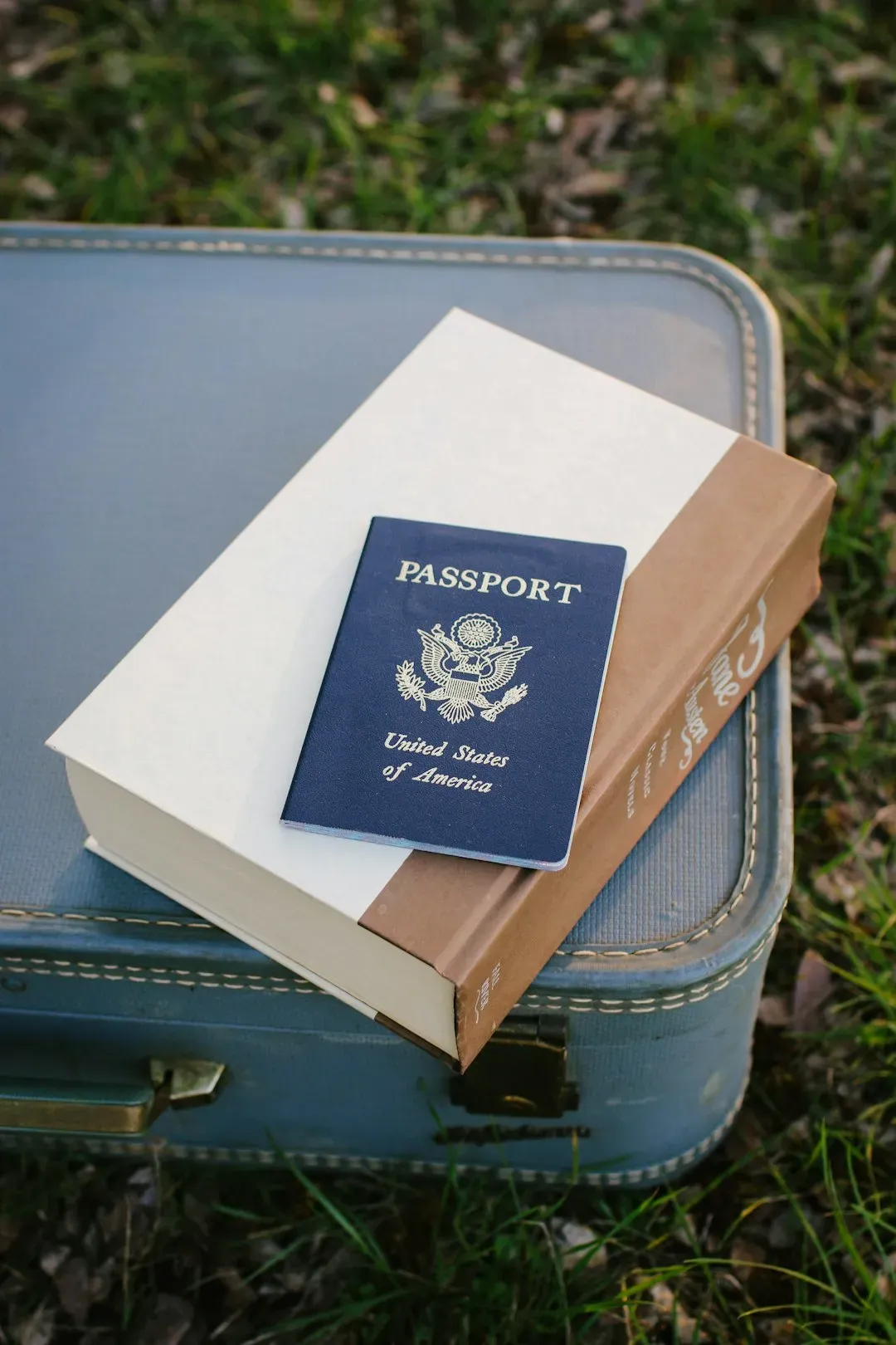 4. They keep documents in one dedicated folder or pouch (Image Credits: Unsplash)