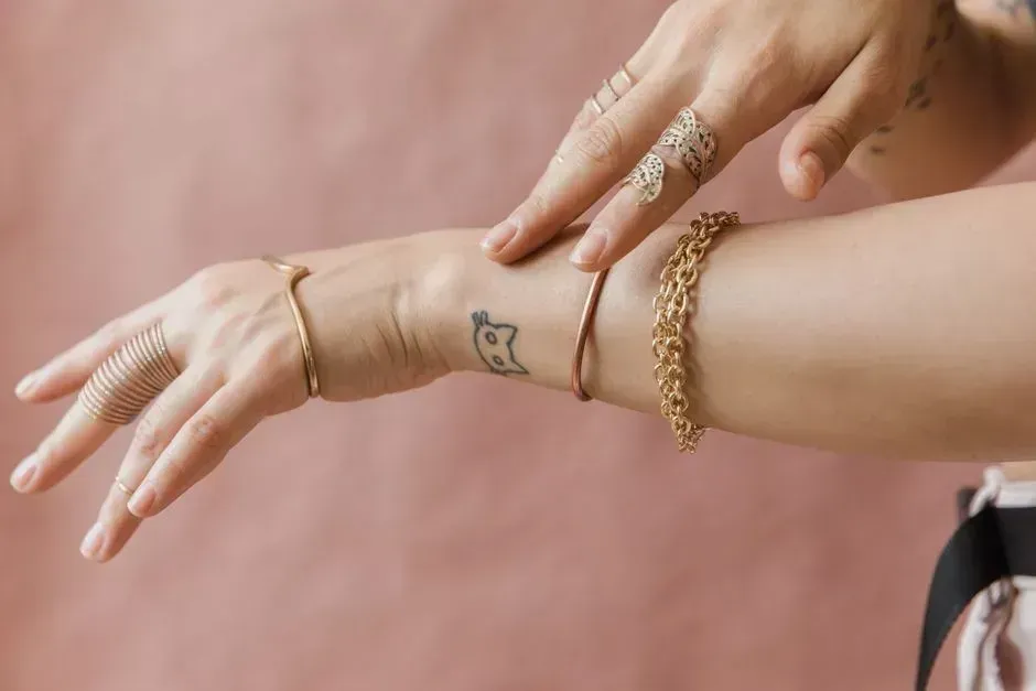 7. Excessive or noisy jewelry (Image Credits: Pexels)