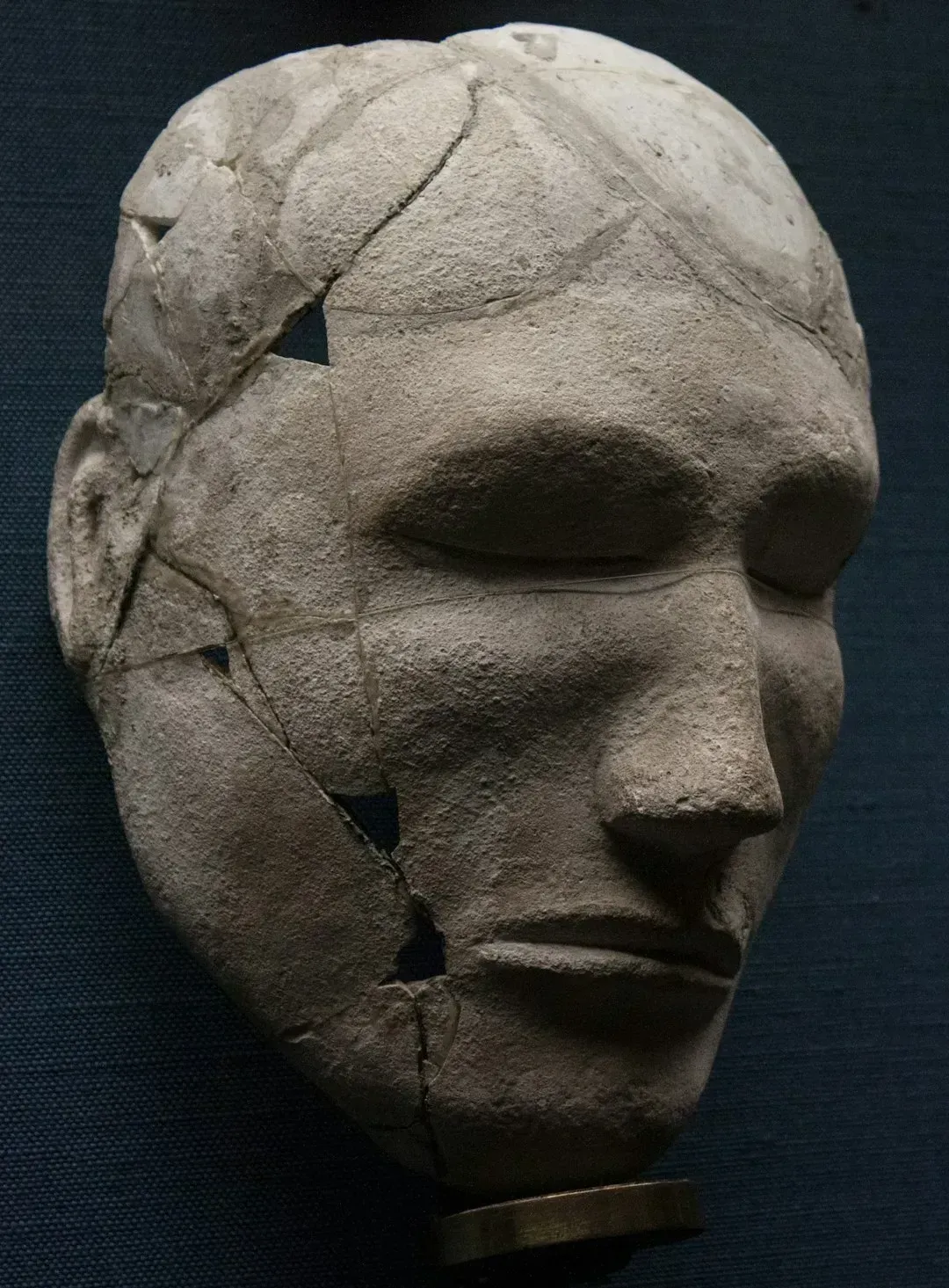 4. Cromwell's Head Spent 250 Years Being Bought and Sold (Image Credits: Unsplash)