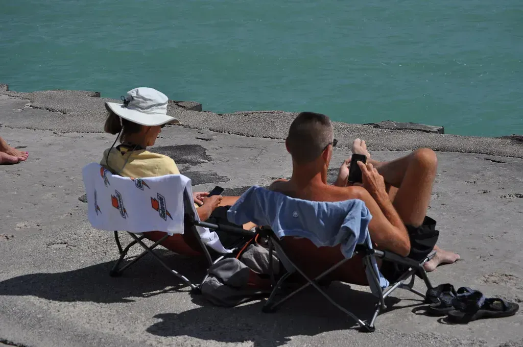 4. Prioritizing Phones Over Presence (shock264, Flickr, CC BY 2.0)