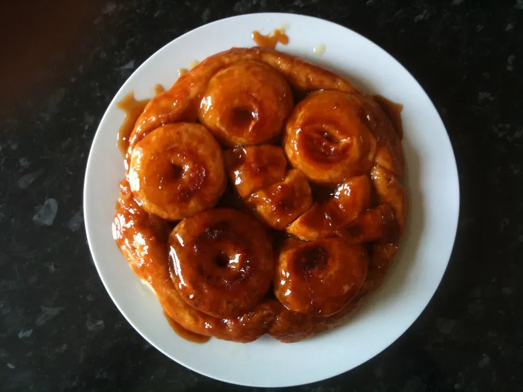 Tarte Tatin: The Upside-Down Rescue (Francis Storr, Flickr, CC BY-SA 2.0)