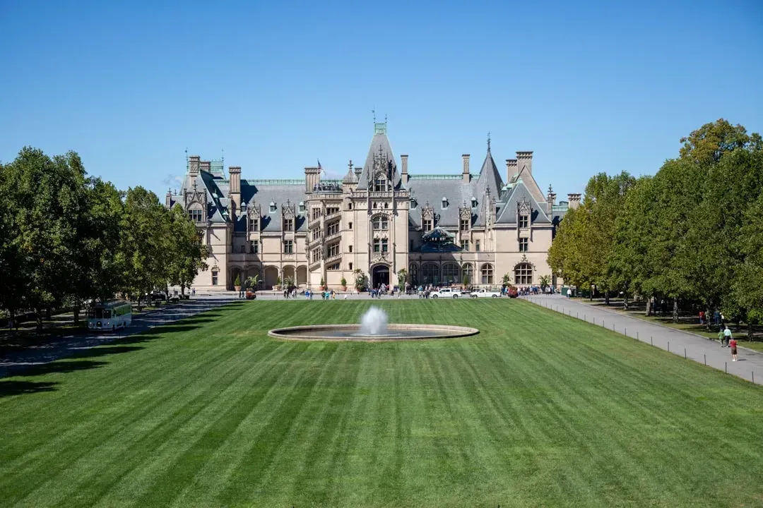 9. Asheville, North Carolina (Image Credits: Unsplash)