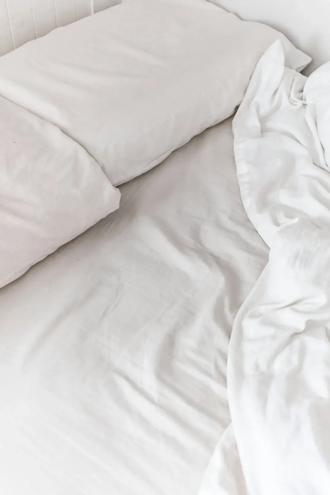 Tucking the Pillowcase Inside the Sheet Set (Image Credits: Unsplash)