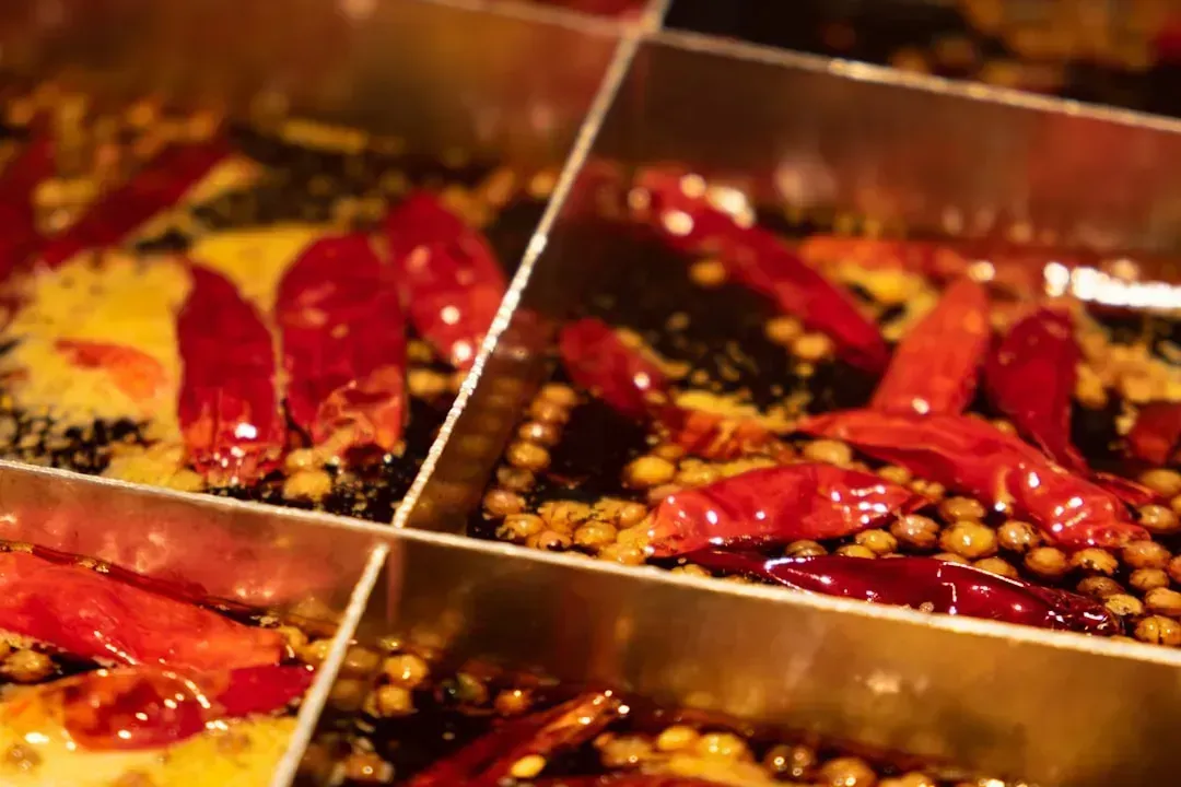 7. Extremely spicy dishes without warning labels (Image Credits: Unsplash)