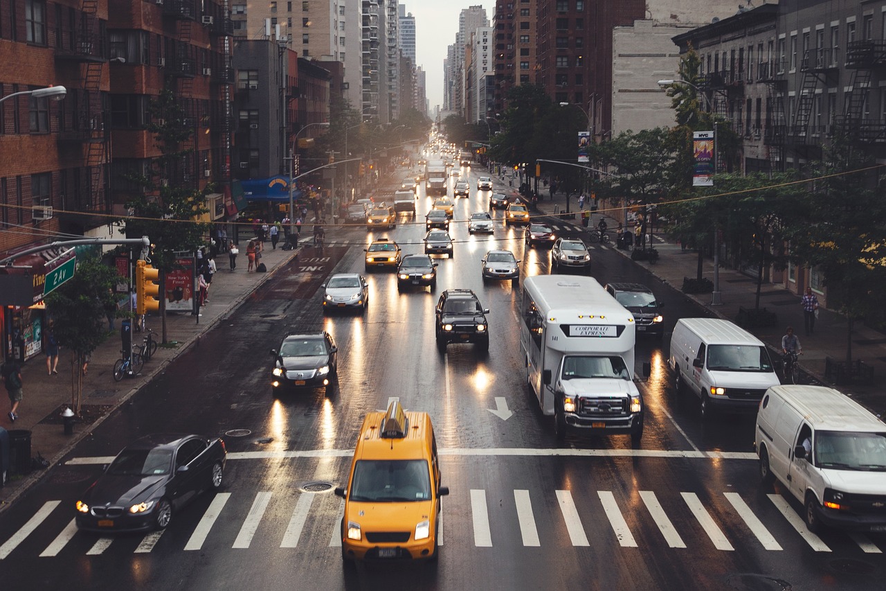 Driving Your Car to Work Each Morning (image credits: pixabay)