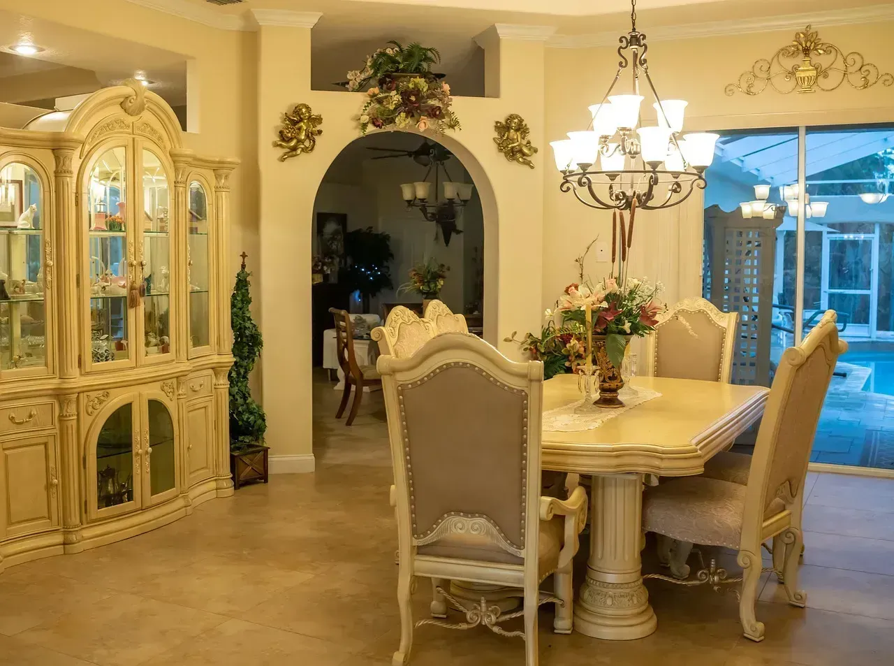 2. Formal Dining Rooms That Feel Like Wasted Square Footage (Image Credits: Pixabay)