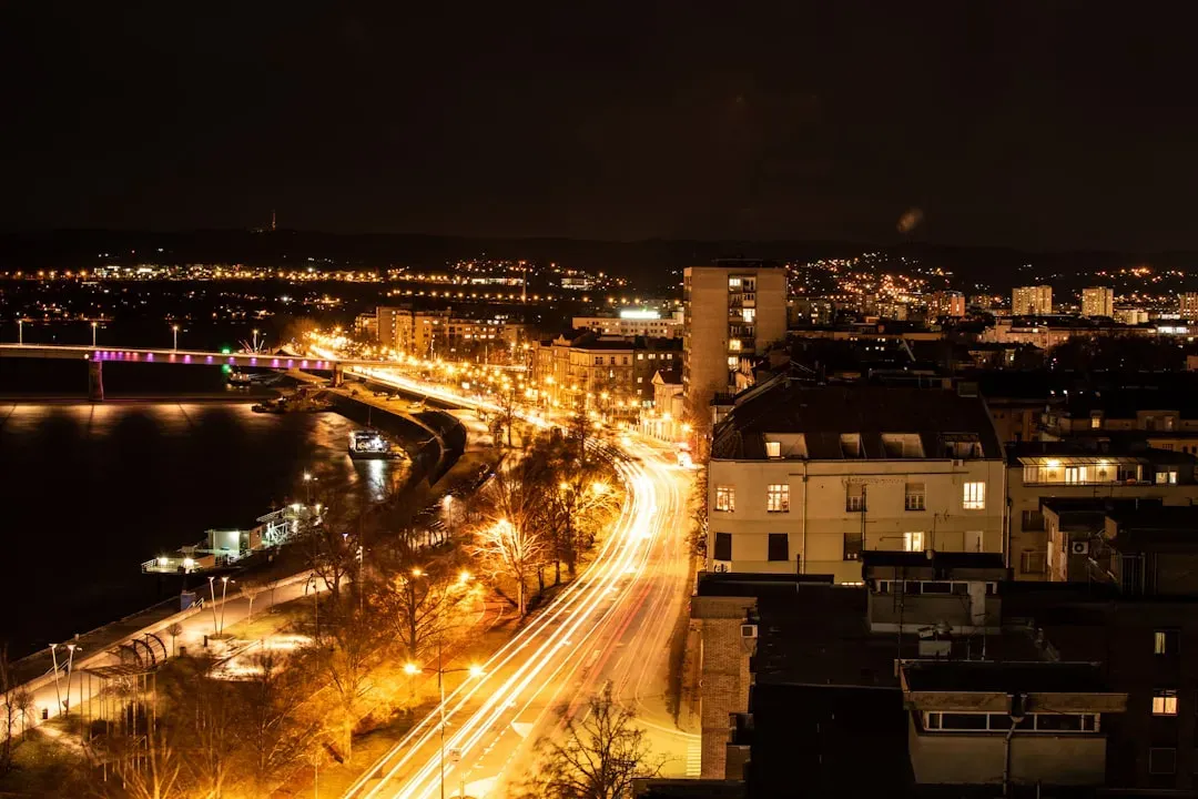 Nighttime Traffic and Aircraft Noise: Stress While You Sleep (Image Credits: Unsplash)