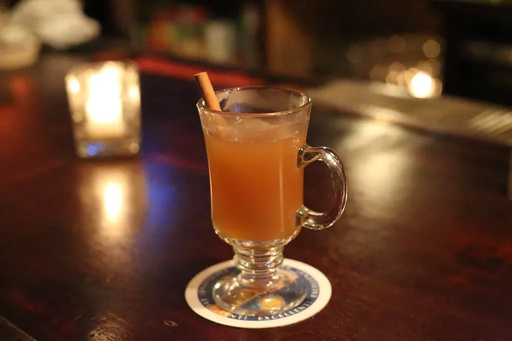 1. The Long Island Iced Tea: Five Spirits, Zero Intentions of Tipping (WarmSleepy, Flickr, CC BY 2.0)
