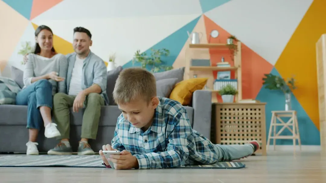 13. Excessive Screen Time Without Parental Modeling (Image Credits: Unsplash)