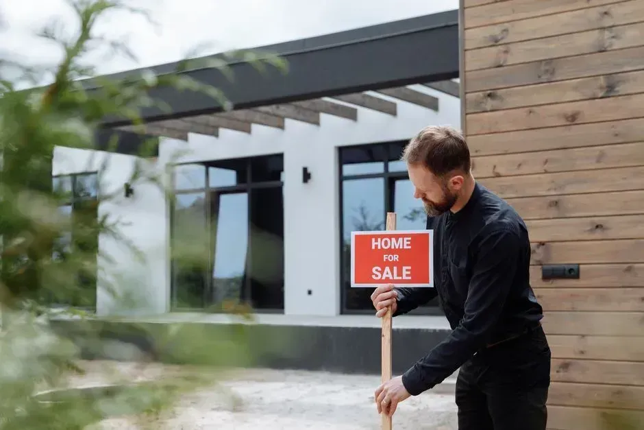 The Stale Listing Stigma: Hard to Shake Once It Starts (Image Credits: Pexels)