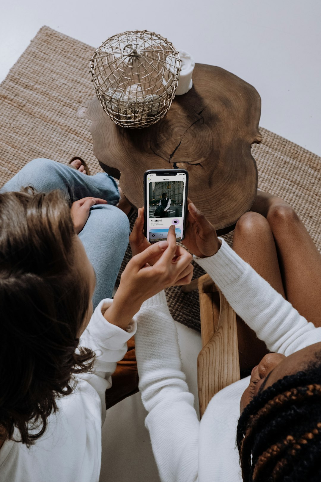 The Dating App Dilemma (image credits: unsplash)