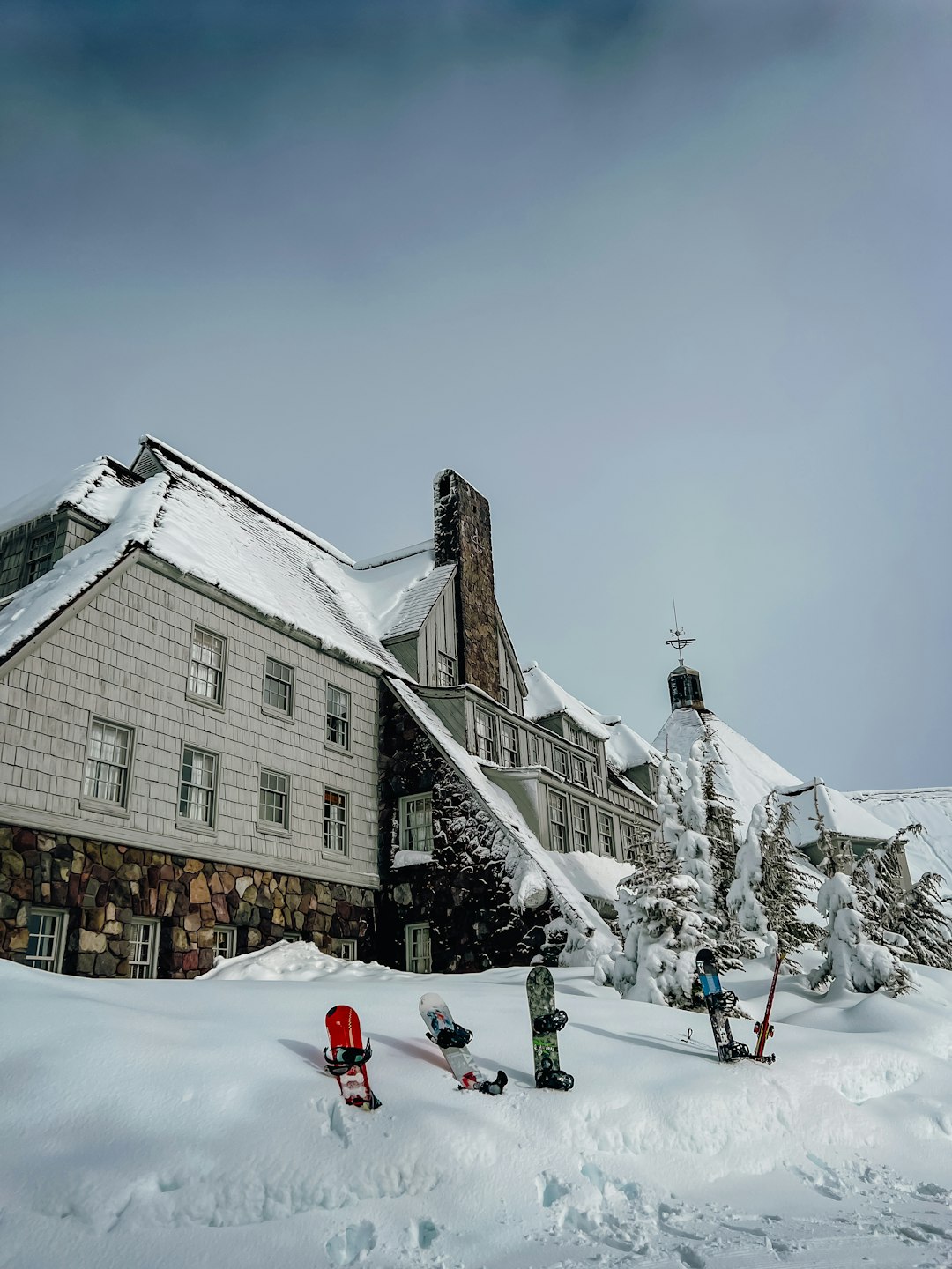 The Shining's Overlook Hotel - Timberline Lodge, Oregon (image credits: unsplash)