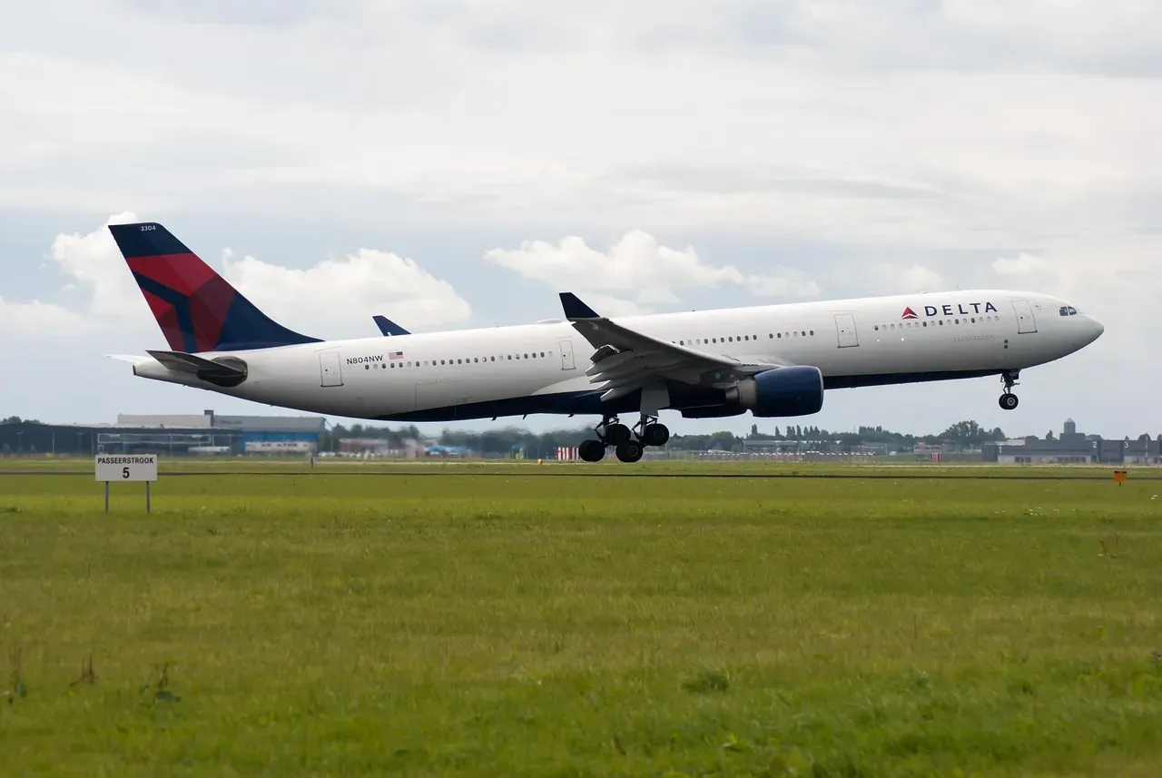 8. Delta Airlines: A Toronto Scare and Slipping Scores (Image Credits: Pixabay)