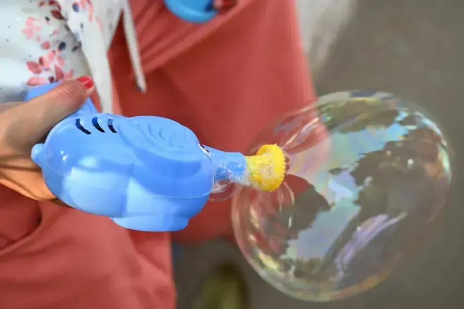 Super Elastic Bubble Plastic - Blowing Toxic Fumes for Fun (Image Credits: Pexels)
