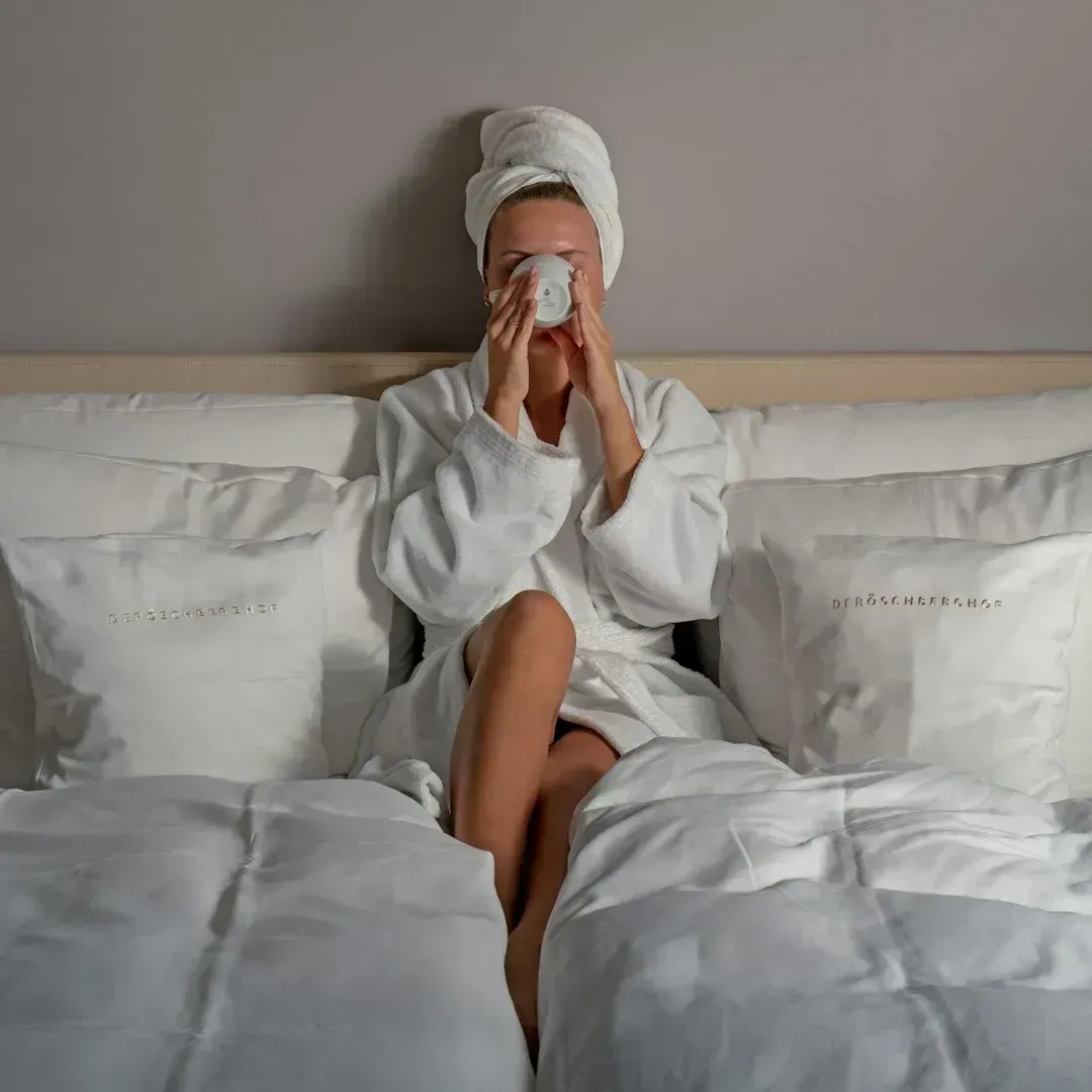 Using Hotel Towels to Remove Makeup (Image Credits: Unsplash)