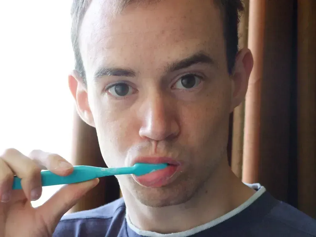 1. Brushing Your Teeth Immediately After Eating (rockbadger, Flickr, CC BY 2.0)