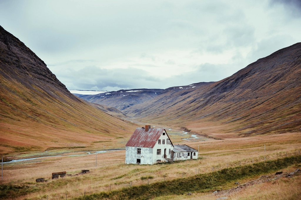 Iceland: The Unshakable Champion of Global Safety (image credits: rawpixel)