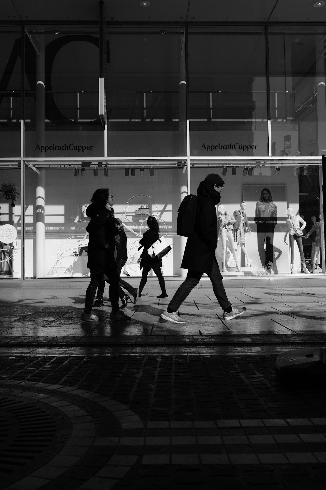 Fear of Strangers as a Basic Human Response (image credits: unsplash)