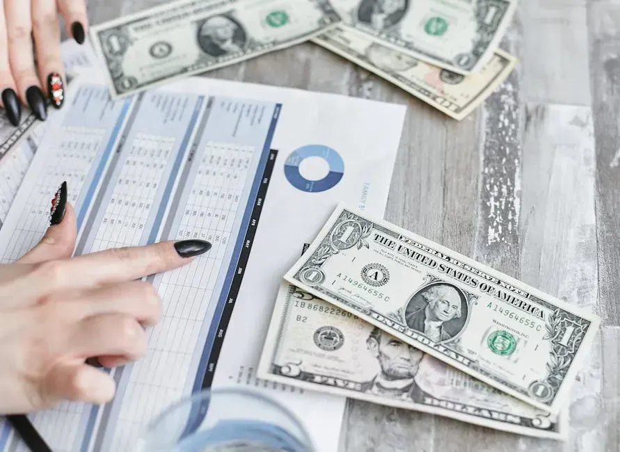 The 30s: Compounding Begins, Pressure Mounts (Image Credits: Pexels)