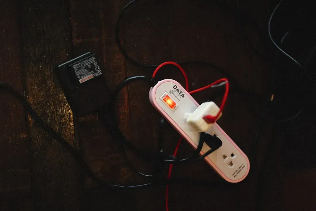 7. Leaving Electronics Plugged In During the Outage (Image Credits: Unsplash)