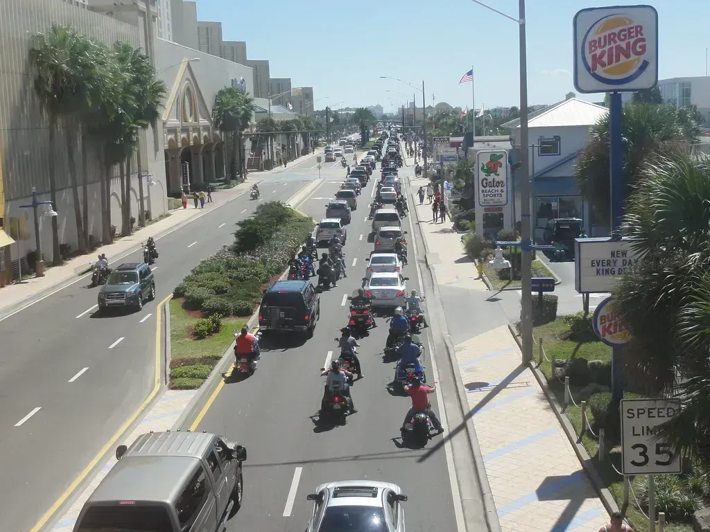 8. Traffic Congestion Has Become a Daily Stressor (inazakira, Flickr, CC BY-SA 2.0)