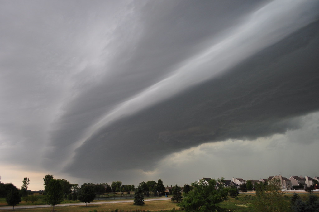 Shelf Clouds – Nature's Rolling Tsunami in the Sky (image credits: flickr)