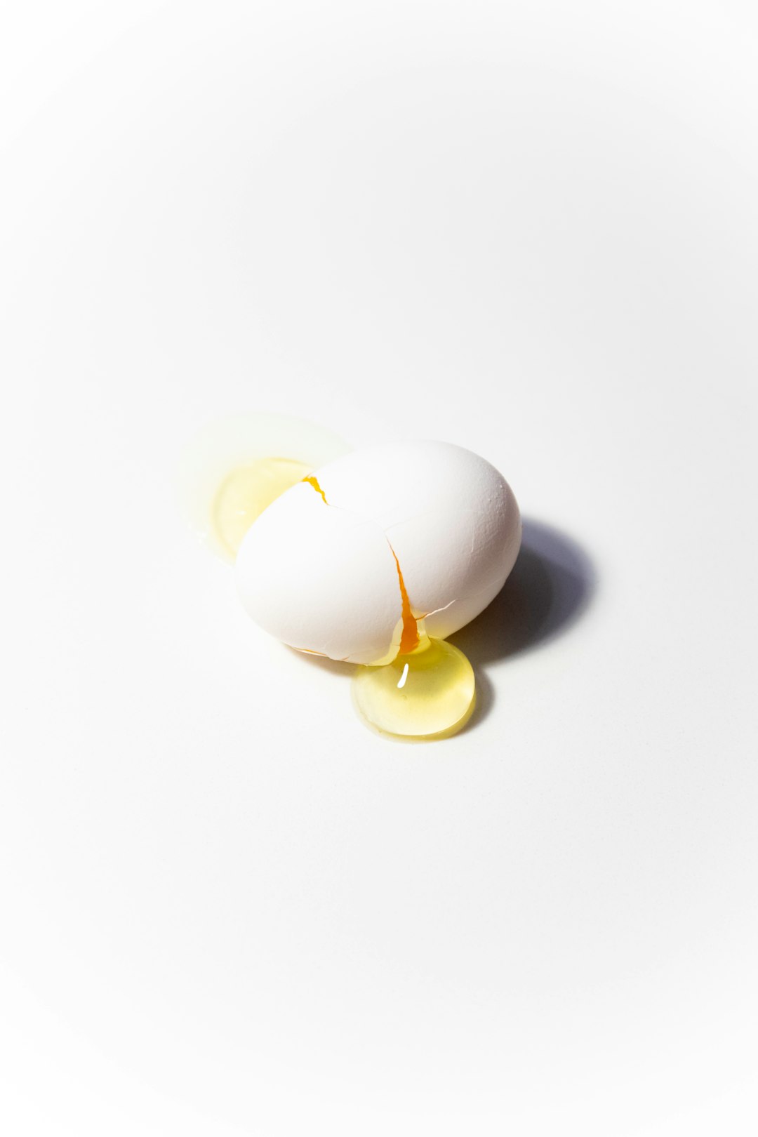 Alfred Hitchcock's Fear of Eggs Made Him Gag (image credits: unsplash)