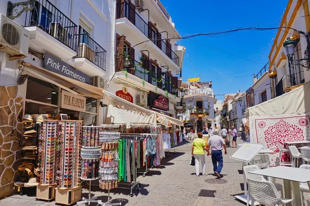 10. Overpriced Souvenir Shops Near Famous Monuments (Image Credits: Unsplash)
