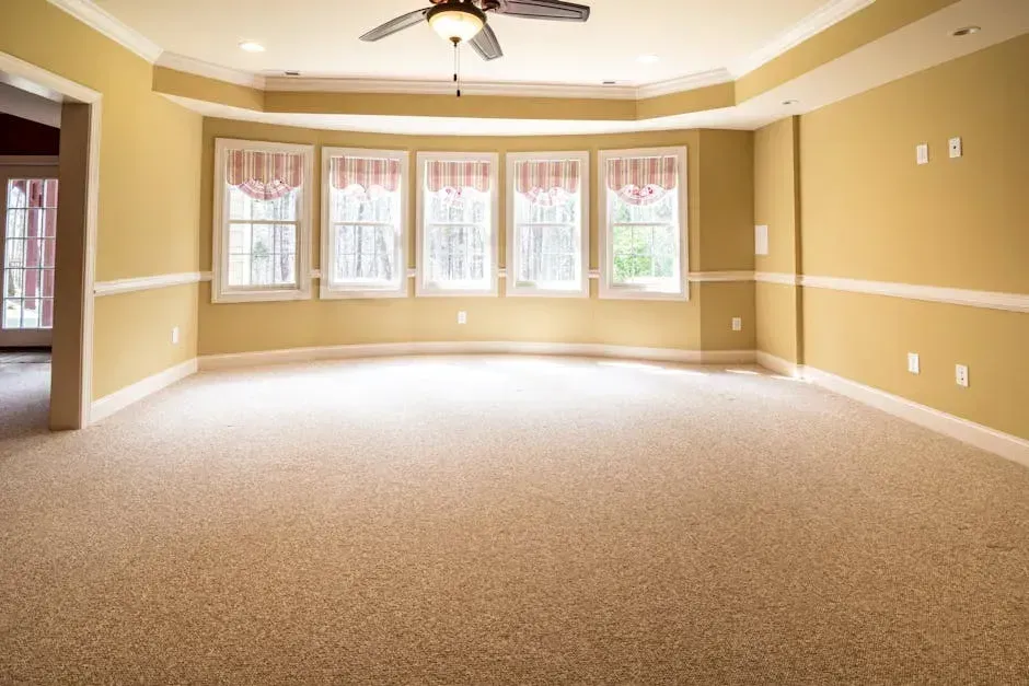 2. Wall-to-Wall Carpet (Image Credits: Pexels)