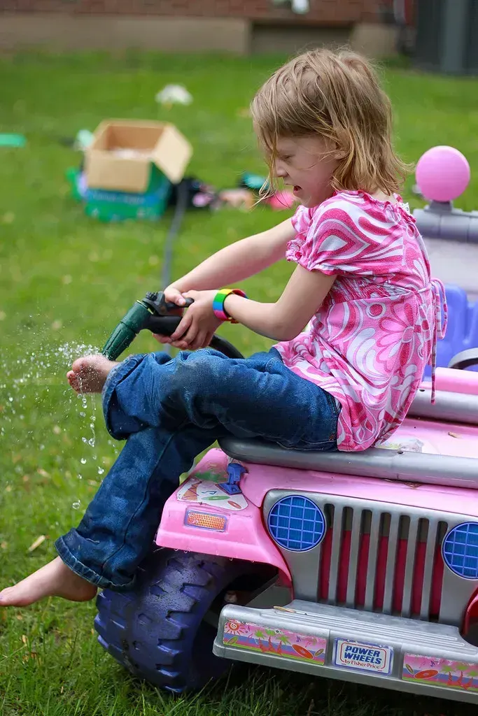 The Water Wiggle - Summer Fun That Could Strangle You (Jenn Durfey, Flickr, CC BY 2.0)