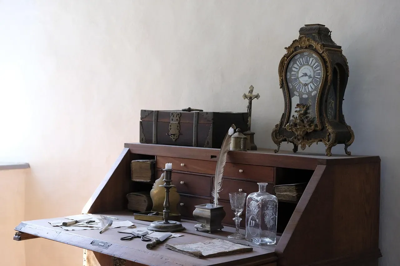 3. The Antique Secretary Desk (Image Credits: Pixabay)