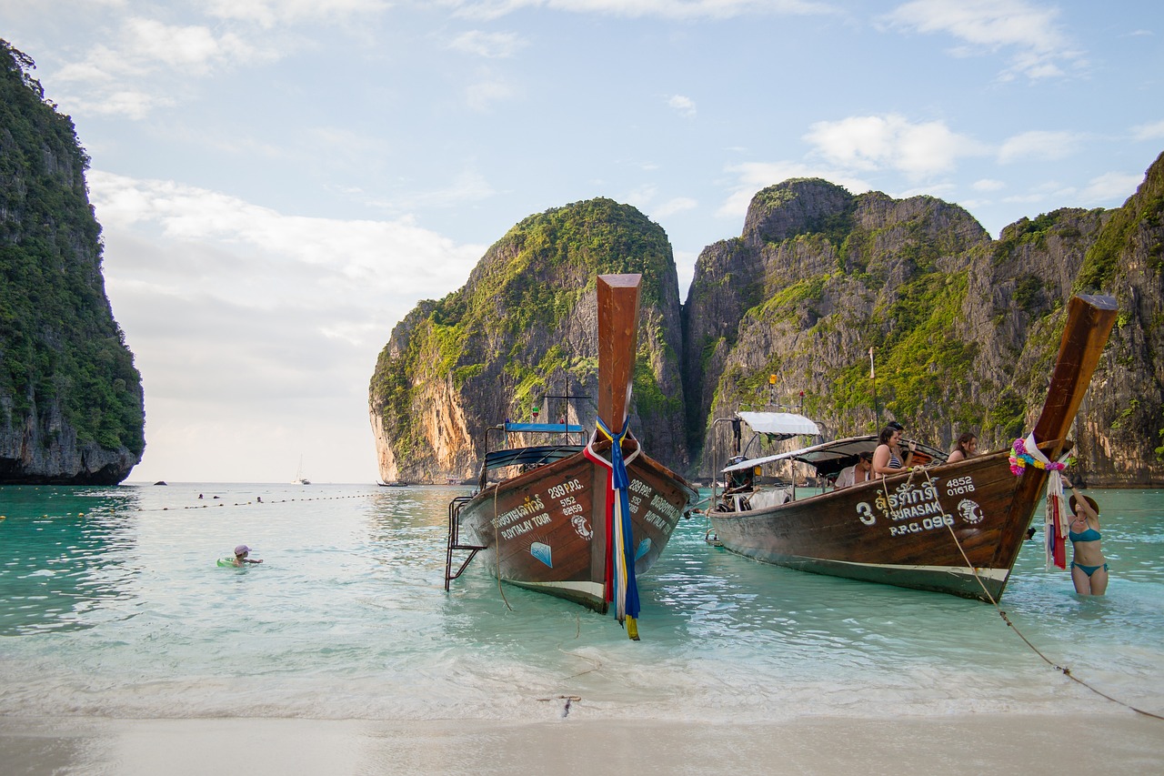 The Beach's Maya Bay - Thailand's Paradise Lost and Found (image credits: pixabay)