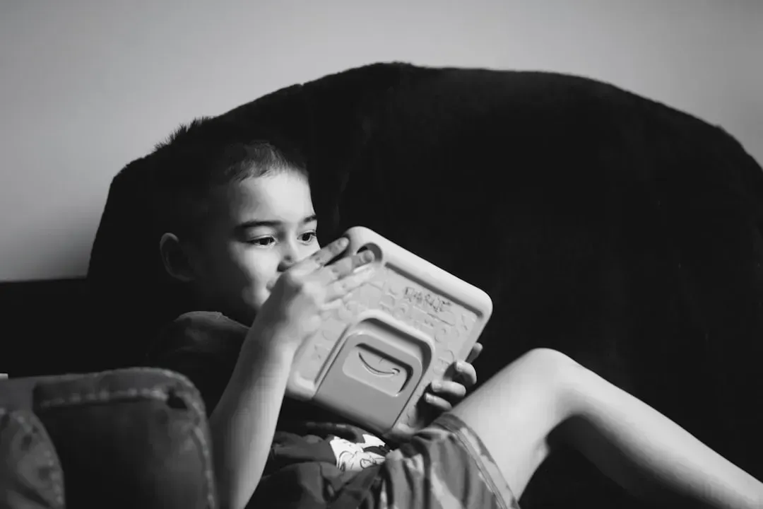 3. Using Screens as a Pacifier or Reward (Image Credits: Unsplash)