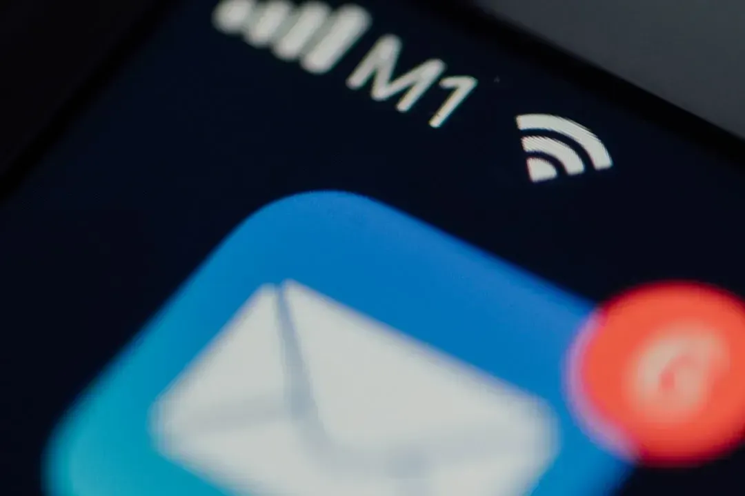 2. Leaving Long, Detailed Voicemails (Image Credits: Unsplash)